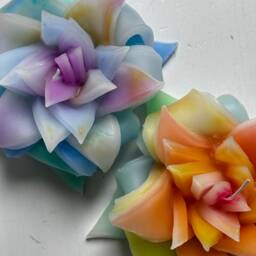 Hand-Carved Flower Candle - Pastel Floral Design, 40-Hour Burn - thumbnail 2