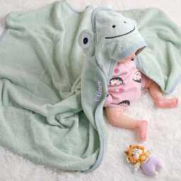 Embroidered Hooded Baby Towel, Cotton Bath Wrap, Personalized Gift - thumbnail 3