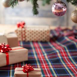 Black Stewart Tree Skirt, Tartan Black Christmas Skirt - thumbnail 3