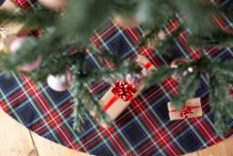 Black Stewart Tree Skirt, Tartan Black Christmas Skirt - thumbnail 1