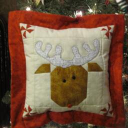 Reindeer Pillow PDF Pattern From Quilt Doodle Designs - thumbnail 2