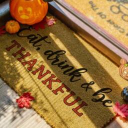 Eat Drink & Be Thankful Seasonal Doormat - Thanksgiving Fall Welcome Housewarming Gift Thanks Giving Rug For Friends & Family - thumbnail 2