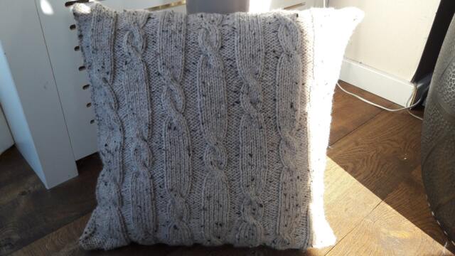 Knitted Cushion Beige 3 - image 1