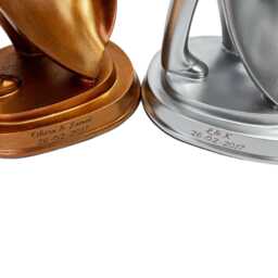 Engraved Couple Figurine - Resin Sculpture in Bronze Or Silver - thumbnail 3