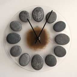 Gray Beach Stone Clock 9.5 - thumbnail 2