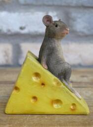 Mouse Sat On Cheddar Cheese Ornament - Figurine Themed Gift - thumbnail 3