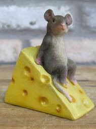 Mouse Sat On Cheddar Cheese Ornament - Figurine Themed Gift - thumbnail 2