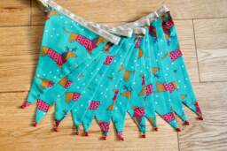 Dachshund/Sausage Dog Green Christmas Fabric Bunting - Double-Sided 12 Flags 3 Metres - thumbnail 1