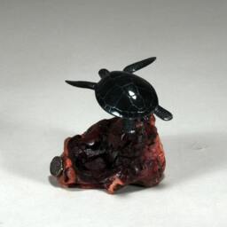 Turtle Sculpture Statue Decor By John Perry 4 Inches Long Ebonite On Burlwood - thumbnail 2