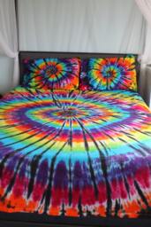 Tie Dye Bed Sheet Set With Black Accents Queen Or King Size