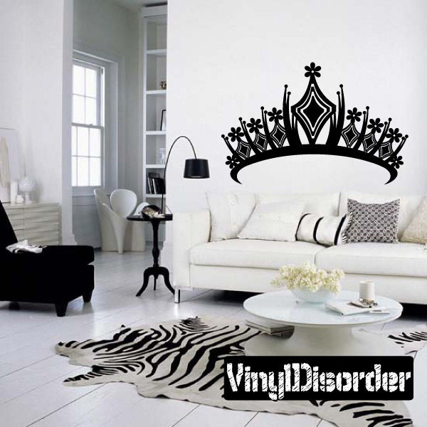 Princess Crown Vinyl Wall Decal Or Car Sticker - Mv004Et - image 1