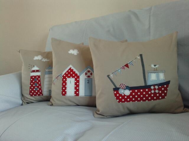Nautical Linen Applique Cushion Cover Set Handmade Beach Decor - image 1