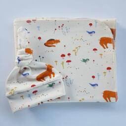 Fox Organic Swaddle Blanket & Newborn Hat Set. Gender Neutral Take Home Wildlife Swaddle. Photo Prop. Baby Shower Gift