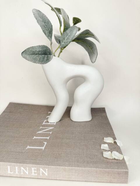 Modern Ceramic Vase - Unique White Vase/Ornament Homeware Home Ware Accessories Decor Styling-Fashion - image 1