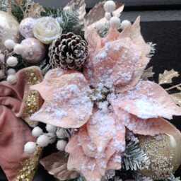 Deluxe Flocked Pink Poinsettia Wreath - 60cm Handmade Elegant Christmas Decor - thumbnail 3