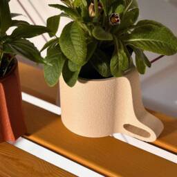 Beige 3D Printed Planter Minimalist Eco-Friendly Plant Pot With Drainage - thumbnail 2