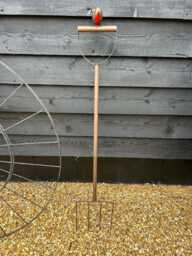 Garden Fork With Robin Stake British Bird Metal Rustic Gift Brown Decoration - thumbnail 1