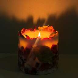 Rose Petal Soy Candle Valentine's Day Unique Floral Scented Candle Gift - thumbnail 4