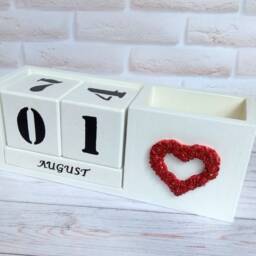 Wooden Perpetual Calendar With Pencil Holder White Desk Organizer - thumbnail 2