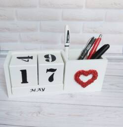 Wooden Perpetual Calendar With Pencil Holder White Desk Organizer - thumbnail 1