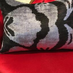 Handwoven Uzbek Ikat Velvet Pillow Cover Ethnic Silk Farmhouse Decor - thumbnail 3