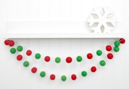 Classic Christmas Tree Garland - Traditional Holiday Decoration Wool Felt Balls Red & Green