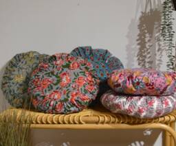 Round Cushion 40cm - Handmade in France Pleated Blockprint Floral Cotton - thumbnail 1