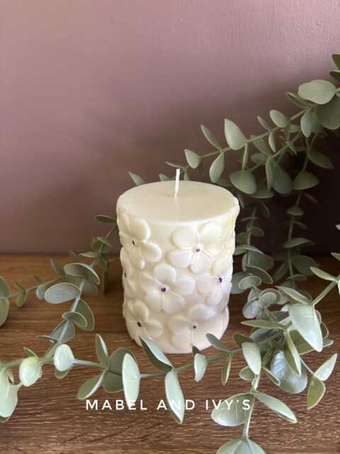 Daisy Soy Wax Pillar Candle Floral Sculpture Candle Gift - image 1