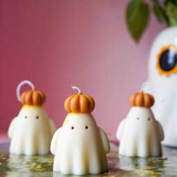 Ghost With Orange Pumpkin Hat Soy Wax Candle - thumbnail 2
