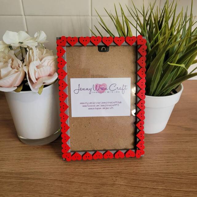 Red Wooden Heart Shaped Button Photo Frame 4 X 6 Inches - image 1