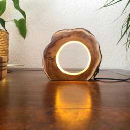 0525, Handmade Yew Wood Log Light Rustic Led Desk Lamp With Mousey Detail - thumbnail 3