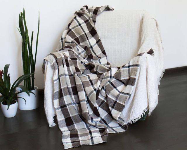 Warm Checkered Linen Bed Cover/Blanket - image 1