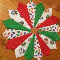 Christmas Tree Skirt, 26 Inch Diameter, Table Top, Mini, Snowman, Small, Juvenile Print, Red, Green, Quilted - thumbnail 2