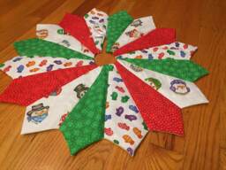 Christmas Tree Skirt, 26 Inch Diameter, Table Top, Mini, Snowman, Small, Juvenile Print, Red, Green, Quilted