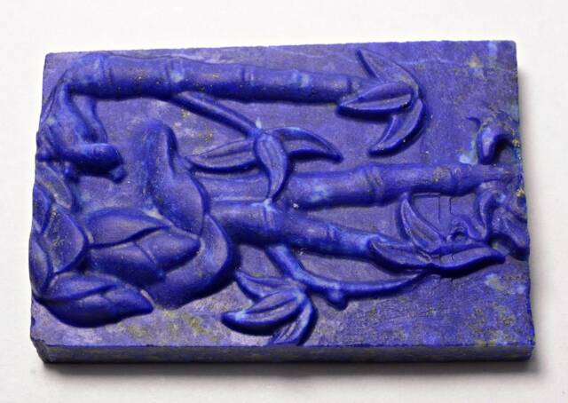 Lapis Lazuli Palm Tree Carving, 100 Carat - image 1