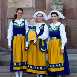 Handmade Sweden Nesting Dolls Traditional Folk Costume, Set Of 7 - thumbnail 4