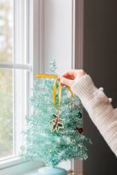 Plant Ornament Wooden - Twig Of Holly Birthday Decoration Christmas Gift For Her Cold Weather Accessories - thumbnail 1