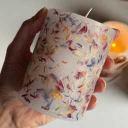 Custom Floral Petal Candle, Scented Botanical Housewarming Gift - thumbnail 4