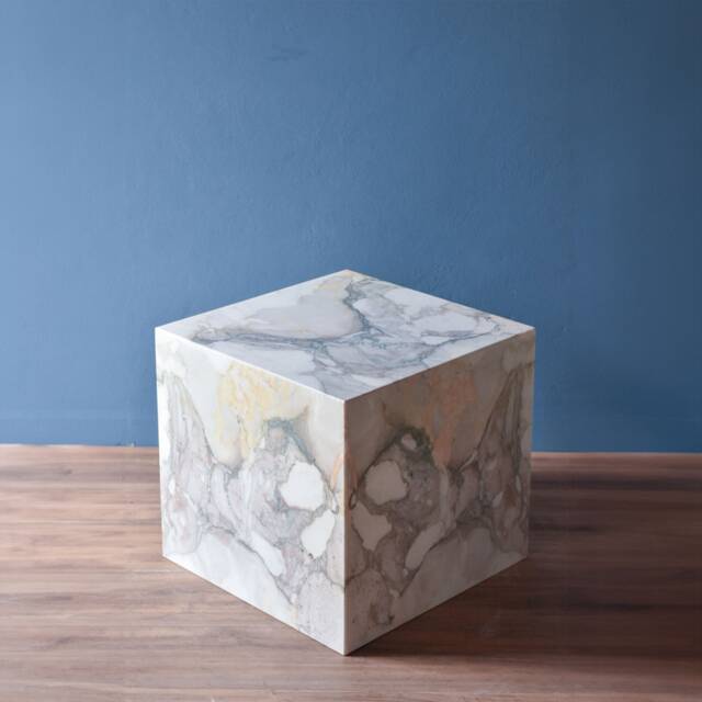 Calacatta Arabescato Marble Plinth - Handmade Italian Side Table - image 1
