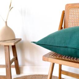 Linen Flange Pillow Cover, Emerald Green Cushion Throw Cover With Edge, Zippered - thumbnail 3