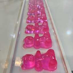 Pink Ombre Gummy Bear Resin Wall Art 3D Pop Art Decor, Nursery Kids Room Fun Dopamine Apartment Fake Candy - thumbnail 3