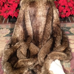 Extra Big Throw-Heavyweight Golden Wolf Faux Fur Blanket/Machine Wash & Dry/Perfect Gift For Anyone/Gift Box/Ships in 3-5 Bus. Days - thumbnail 2