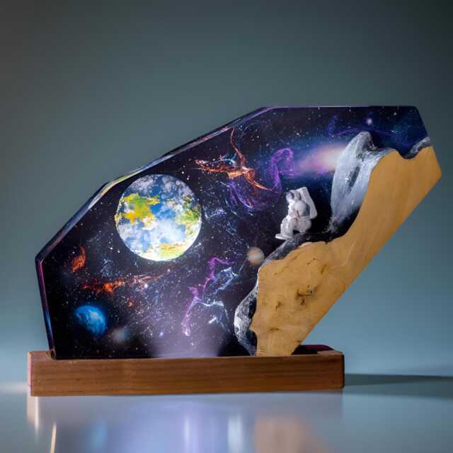 Astronaut Galaxy Resin Lamp - Cosmic Led Night Light With Spaceship Scene - image 1