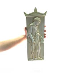 stele With Girl Dove From Nea Kallikratia Chalichidiki , Replica Museum Of Thesaloniki - thumbnail 3