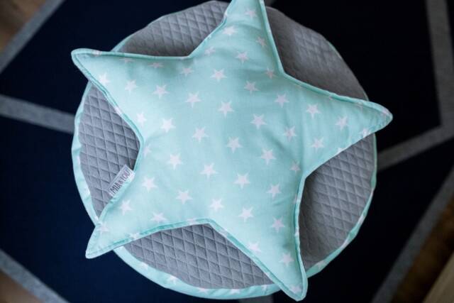 star-Shaped Pillow - Mint 2 Pieces - image 1