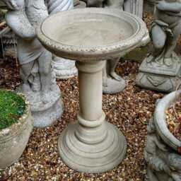 Adorable Stonecast Regency Birdbath - thumbnail 2