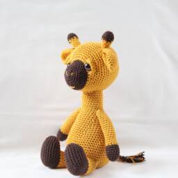 "Crochet Giraffe ""Fafa" - thumbnail 2