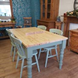 Brand New 4Ftx 3Ft Farmhouse Fluted Dining Table & 4 Matching Spindle Back Chairs Painted in Breakfast Room Green - thumbnail 2