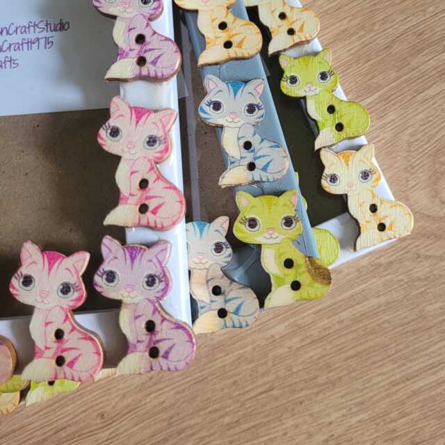 Wooden Kitten Button Photo Frame 4 X 6 Inches - image 1