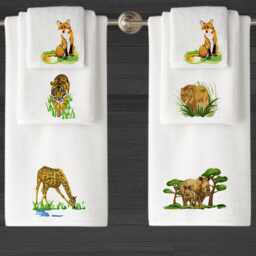 Personalized Embroidered Giraffe Towel, 100% Cotton, Luxury Bath Towel - thumbnail 2